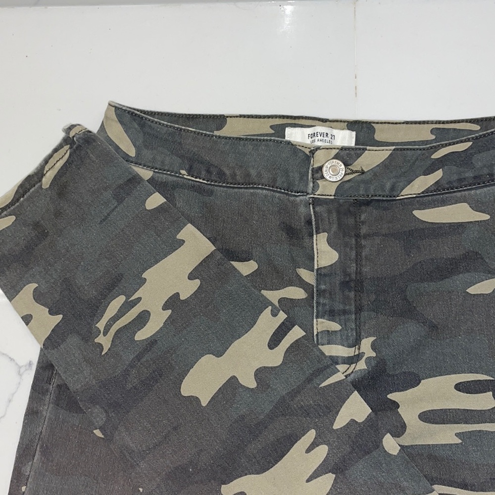 High waisted forever 21 camo skinny jeans
